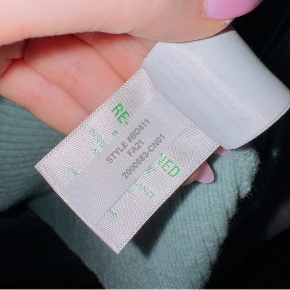 J. Crew BD411Puff-sleeve crewneck sweater in Supersoft yarn in Teal Blue - Picture 7 of 8